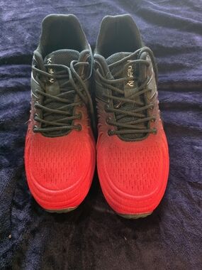 Kriely Men's Neon Red To Black Athletic Running Sneakers – Size 11 – Excellent
